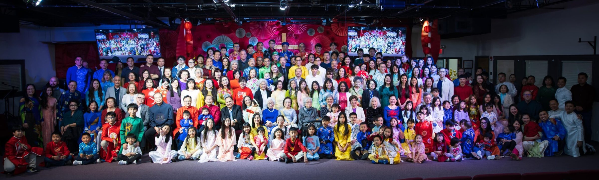 The whole congregation, uncropped
